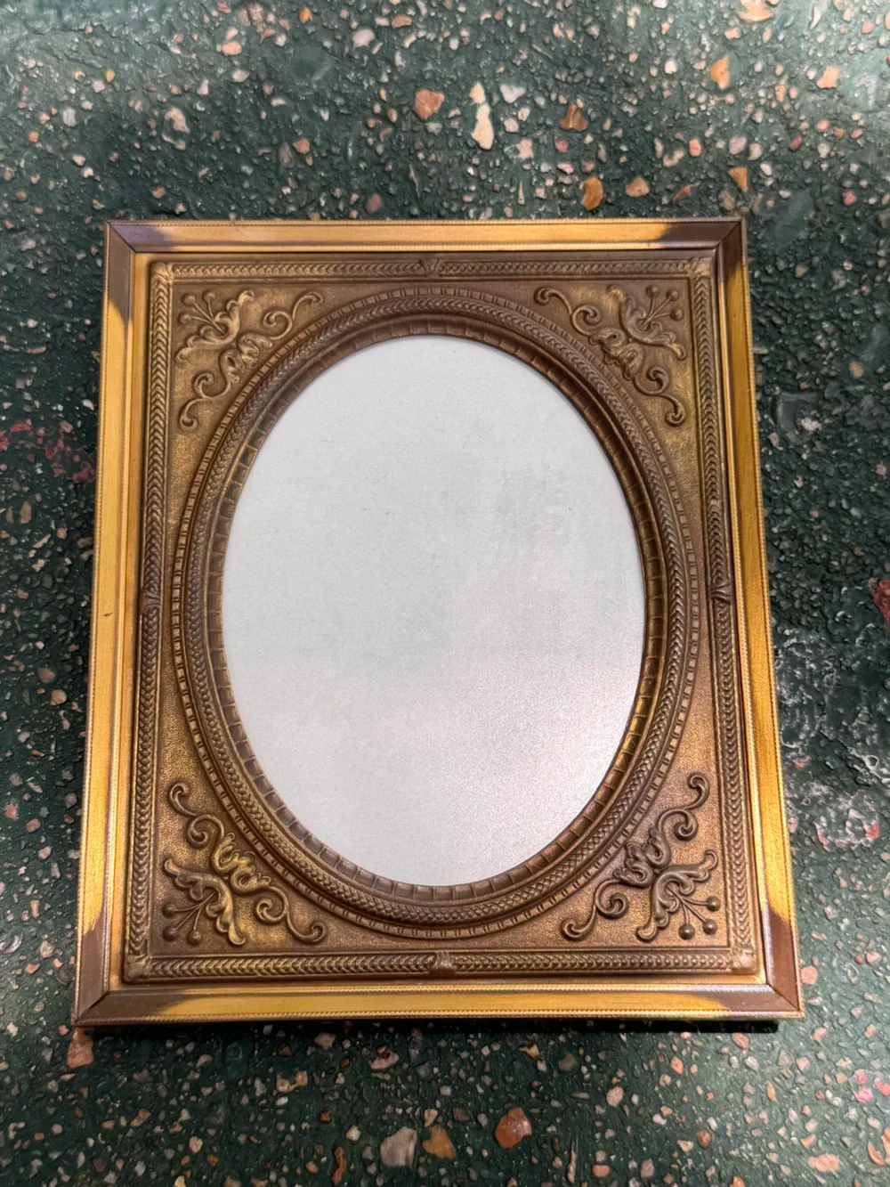 MCM Vintage Ornate 4 X 5 Oval Picture Frame